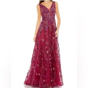 Mac Duggal Embroidered sleeveless plunge neck A line Gown size 12 in berry color